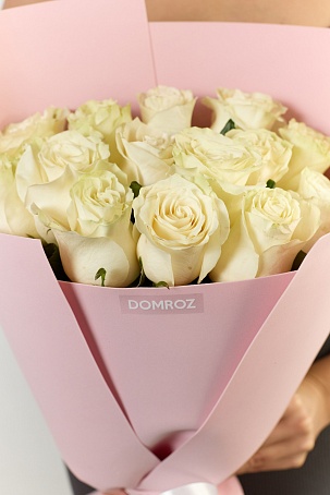 Букет 25 роз Эквадор Белых