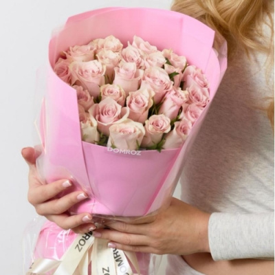 Букет 25 роз Кения нежно-розовых