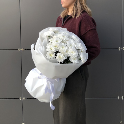 Букет 5 кустовых хризантем белых купить с доставкой в Набережных Челнах