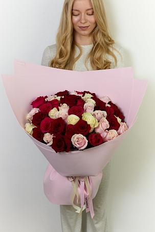 Букет 51 роза Эквадор Микс Нежный