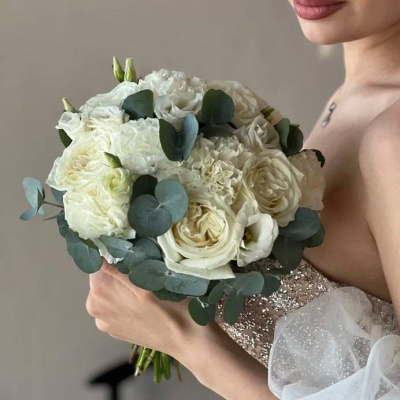 Букет невесты Белоснежный с бутоньеркой купить с доставкой в Набережных Челнах