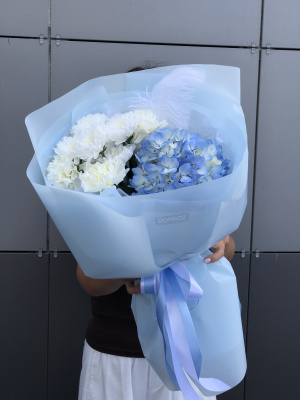 Букет с гортензией и хризантемой купить с доставкой в Набережных Челнах