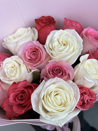 Букет 15 роз Эквадор Микс Нежный
