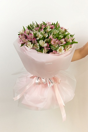 Букет 25 нежных альстромерий