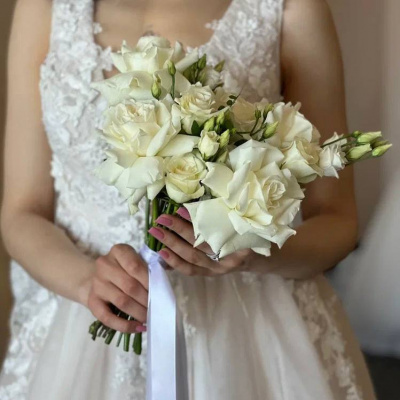 Букет невесты Белый с бутоньеркой купить с доставкой в Набережных Челнах