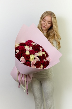 Букет 51 роза Эквадор Микс Нежный