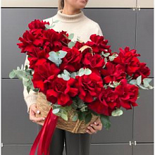 Бордовые букеты